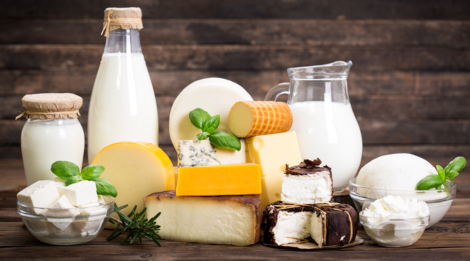 Milchprodukte wie Käse, Speiseeis und Milch
